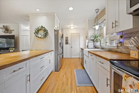 22 Beach Park Road Clinton CT 06413