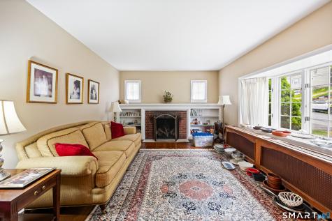 27 Theroux Avenue Waterbury CT 06708