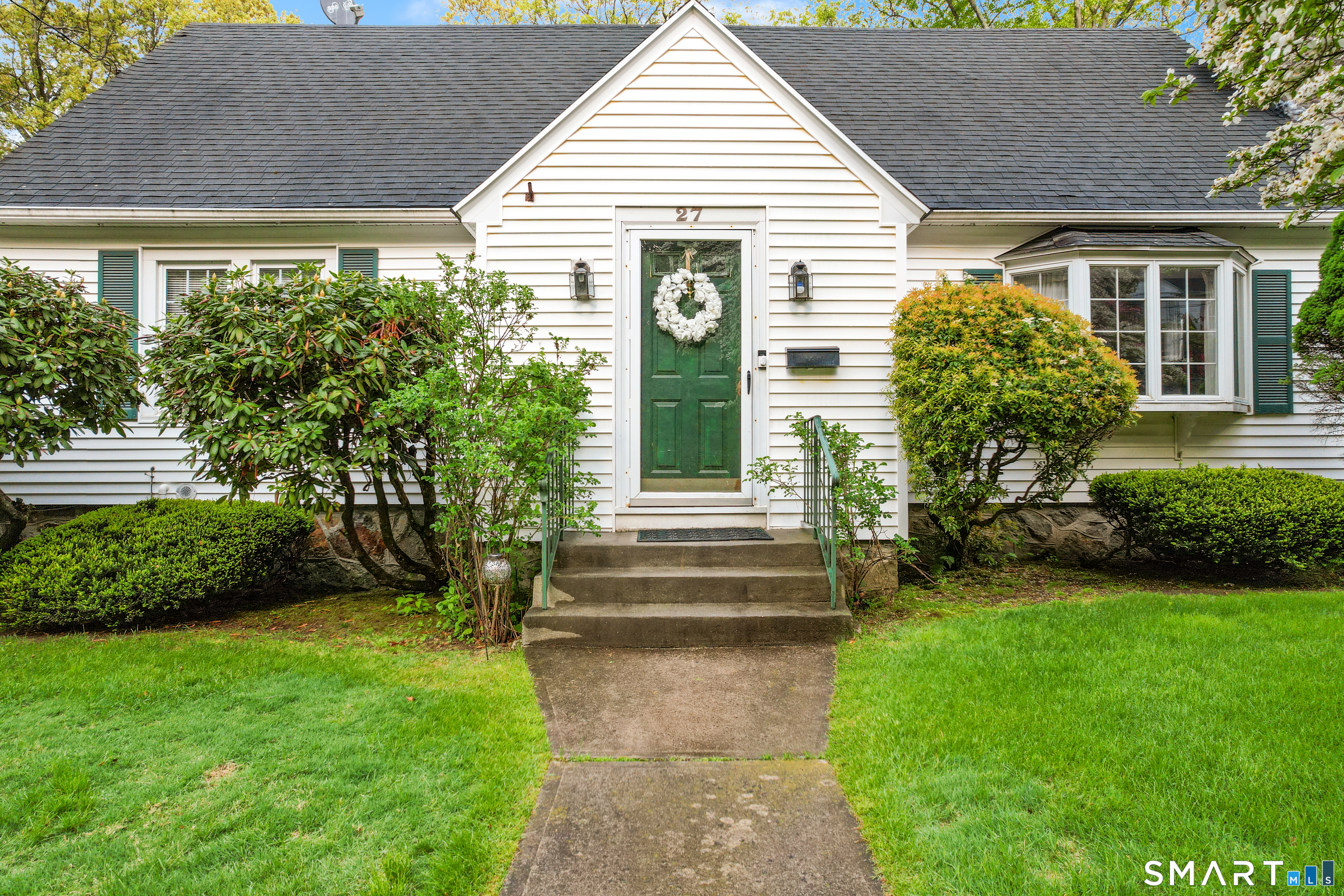 27 Theroux Avenue Waterbury CT 06708