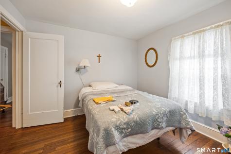 27 Theroux Avenue Waterbury CT 06708