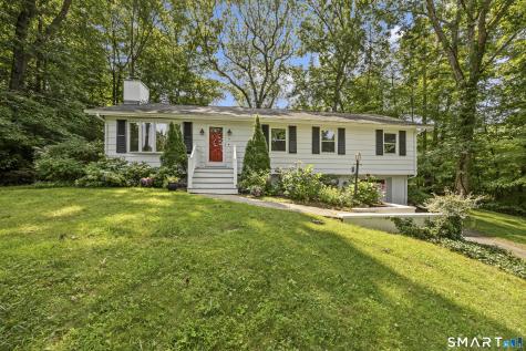 11 Walnut Lane North Branford CT 06472