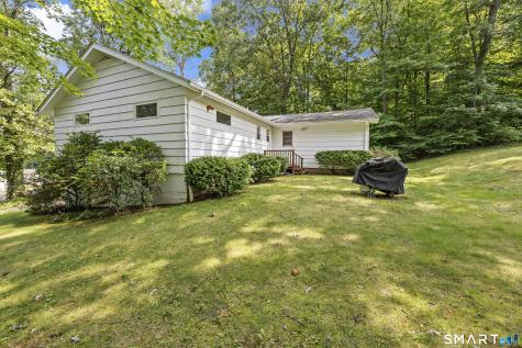 11 Walnut Lane North Branford CT 06472