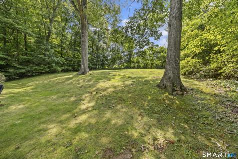 11 Walnut Lane North Branford CT 06472