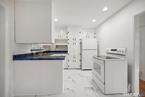 11 Walnut Lane North Branford CT 06472