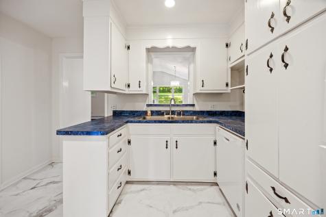 11 Walnut Lane North Branford CT 06472