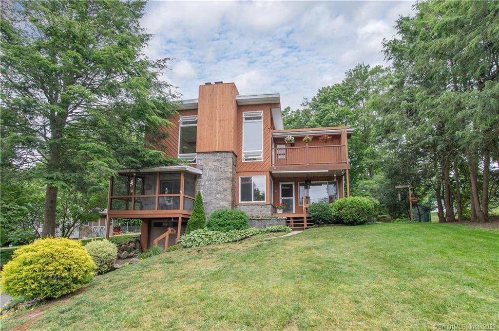 5 Carlyle Drive Danbury CT 06811