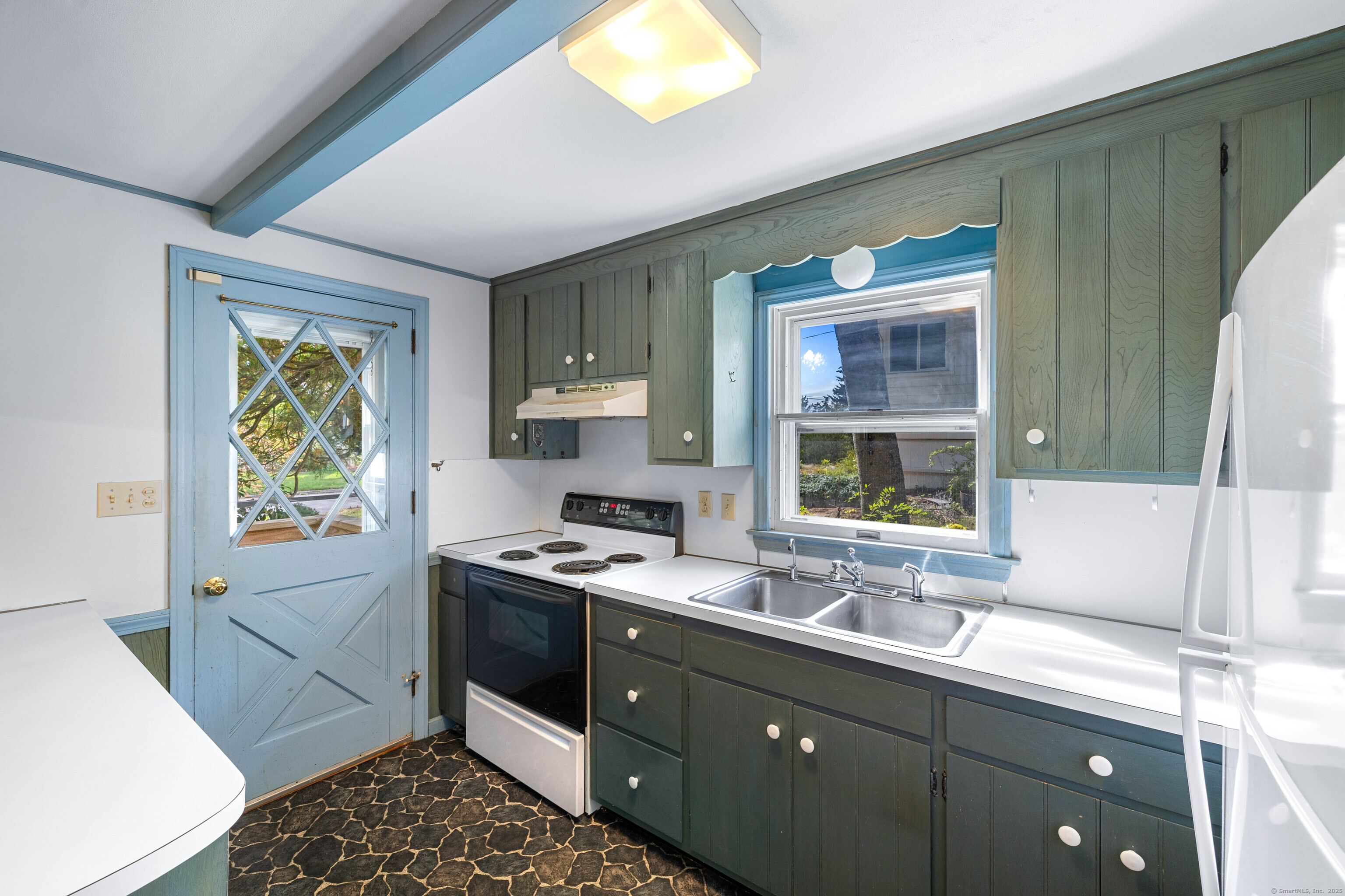 6 Fulmore Drive Waterford CT 06385