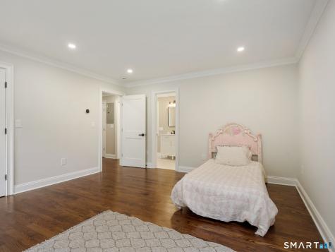 419 Valley Road Fairfield CT 06825