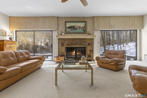 35 Stonehenge Place Cheshire CT 06410