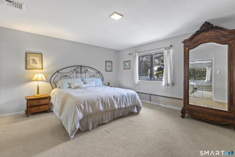 35 Stonehenge Place Cheshire CT 06410