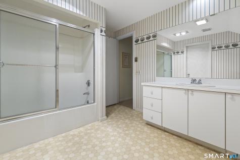 35 Stonehenge Place Cheshire CT 06410