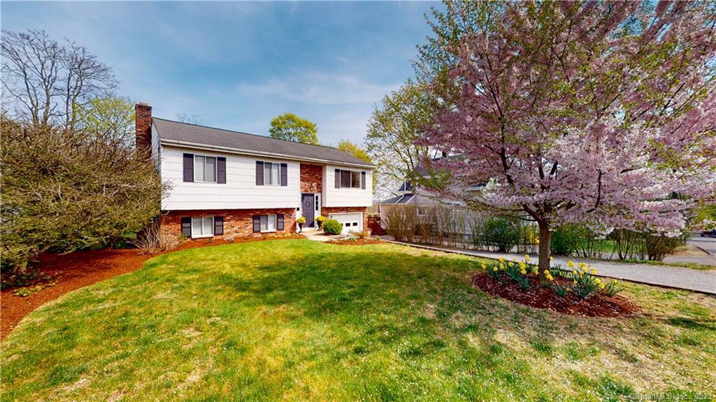84 Ridgewood Avenue Stamford CT 06907