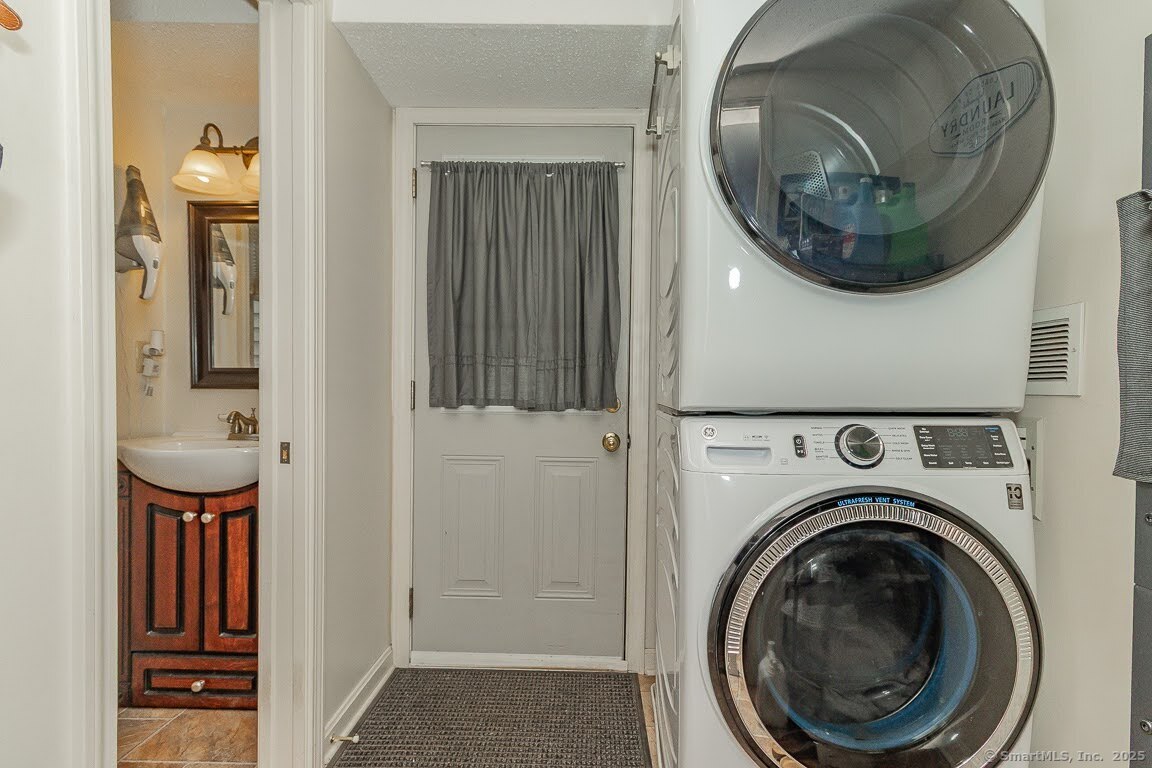 37 Two Stone Drive Wethersfield CT 06109