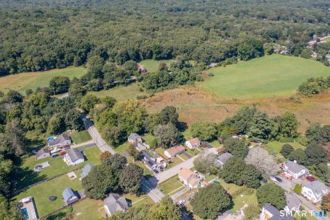 4 Meditz Court Norwich CT 06360