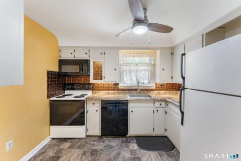 4 Meditz Court Norwich CT 06360