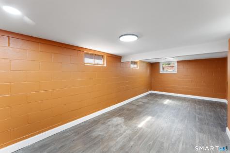 4 Meditz Court Norwich CT 06360