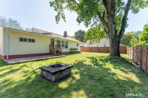 4 Meditz Court Norwich CT 06360
