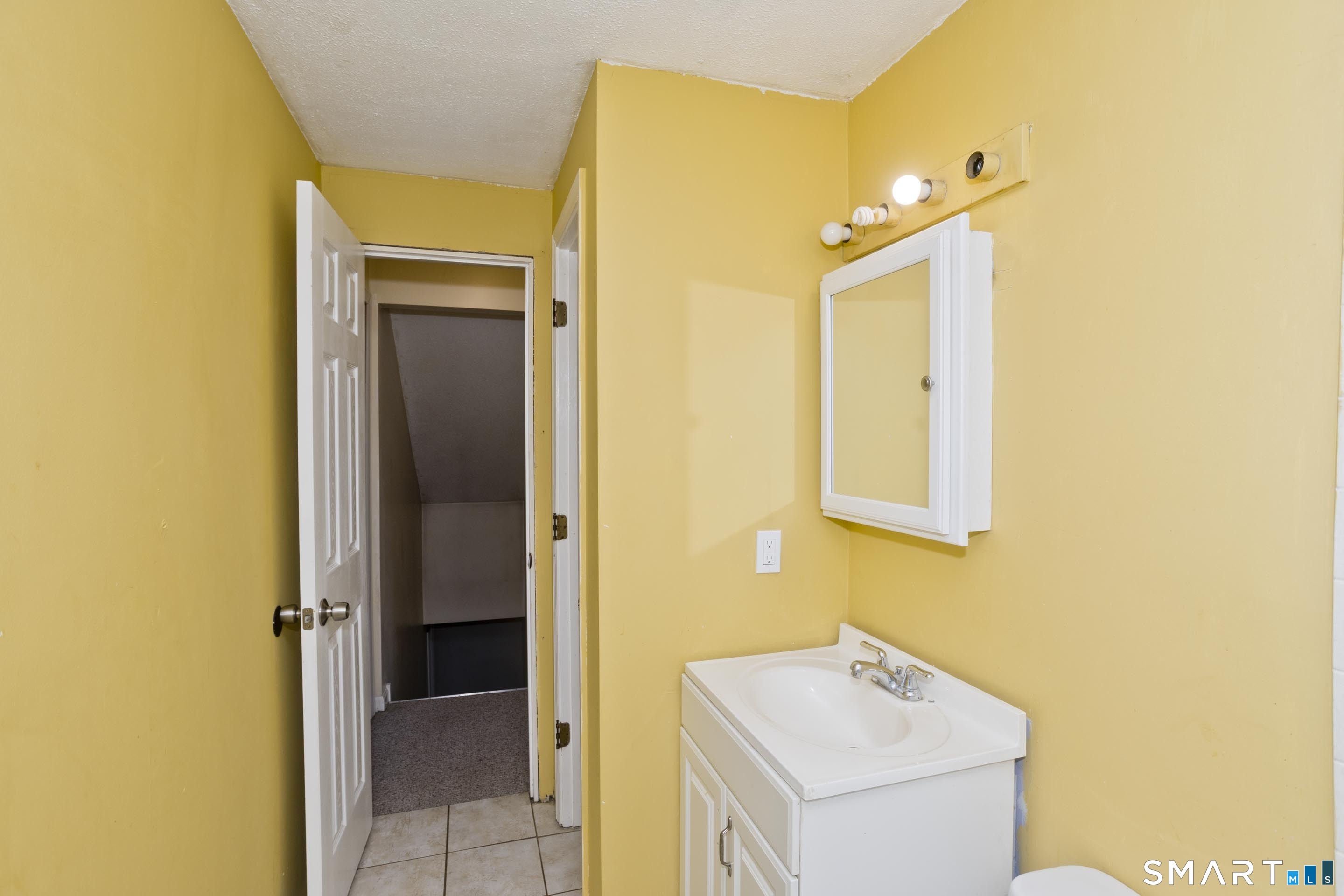 7 Second Avenue Enfield CT 06082