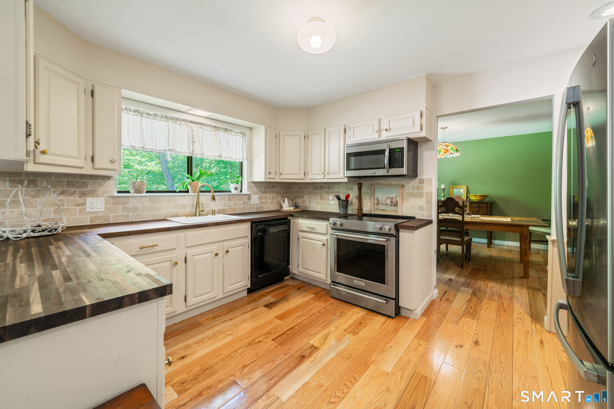 6 Arapaho Road Brookfield CT 06804
