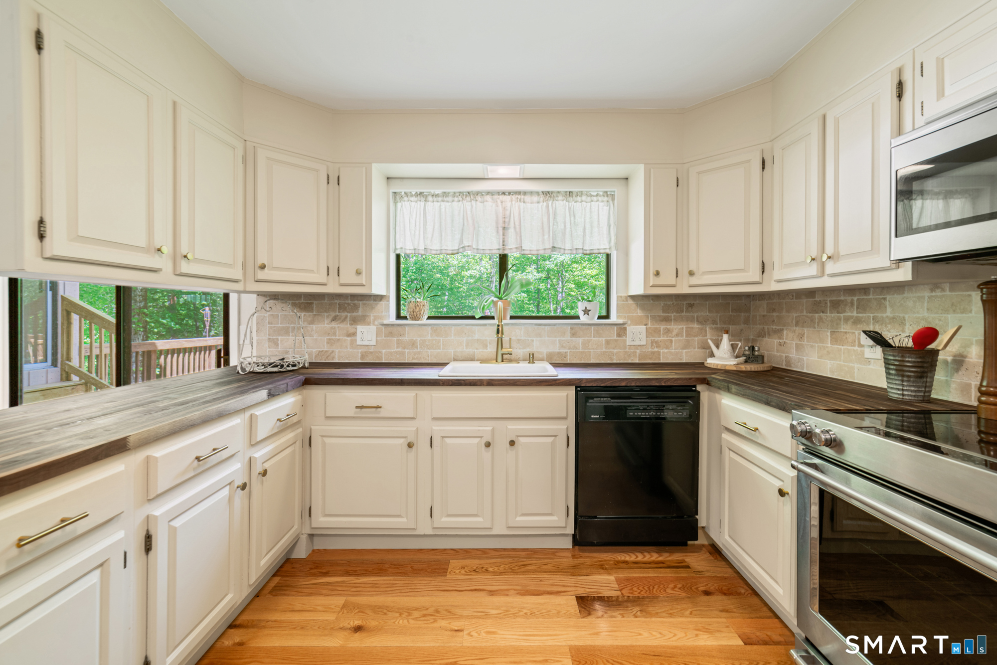 6 Arapaho Road Brookfield CT 06804