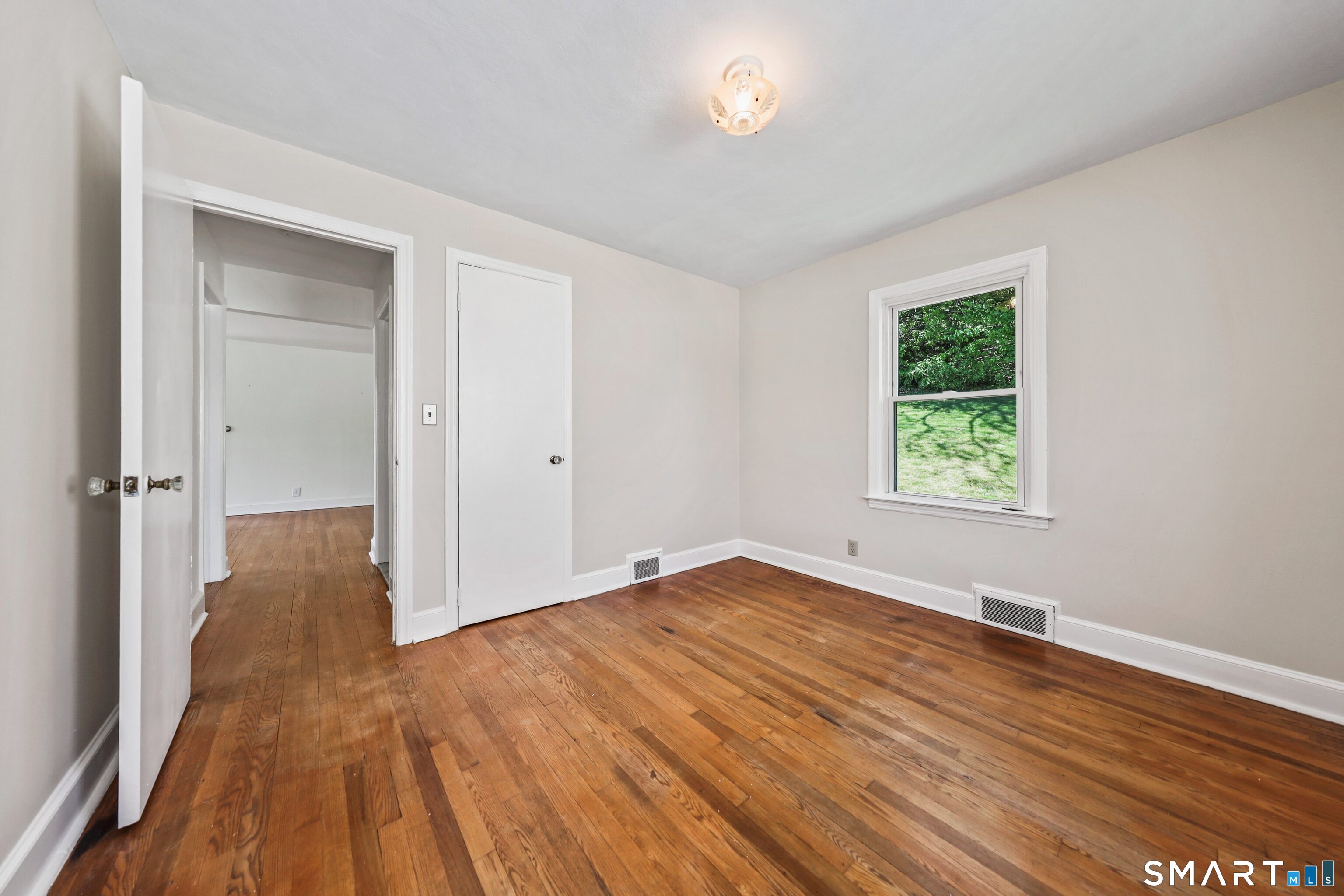 53 Glenview Avenue Waterbury CT 06708