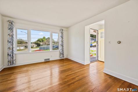 53 Glenview Avenue Waterbury CT 06708