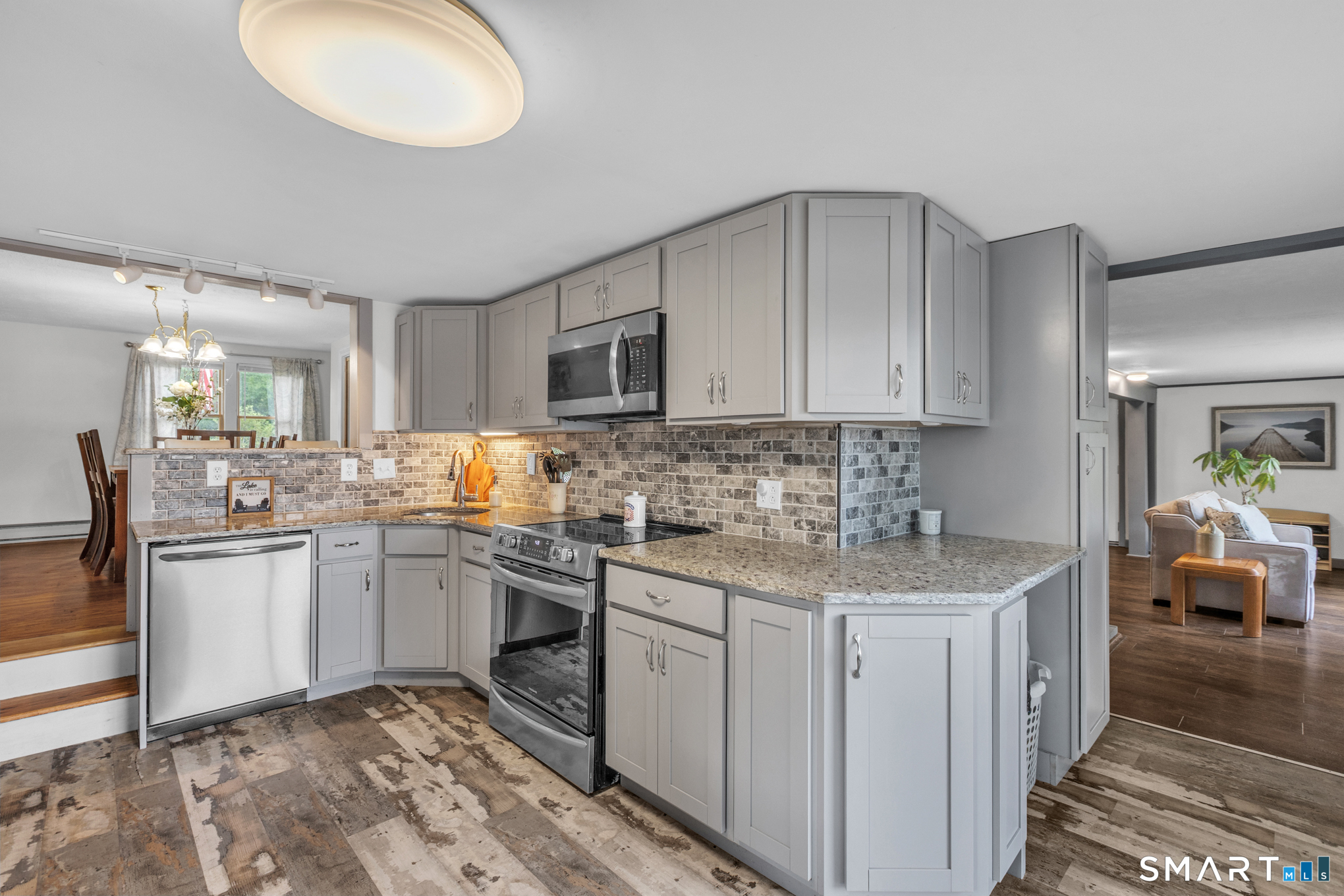 23 Totem Pole Road Thompson CT 06277