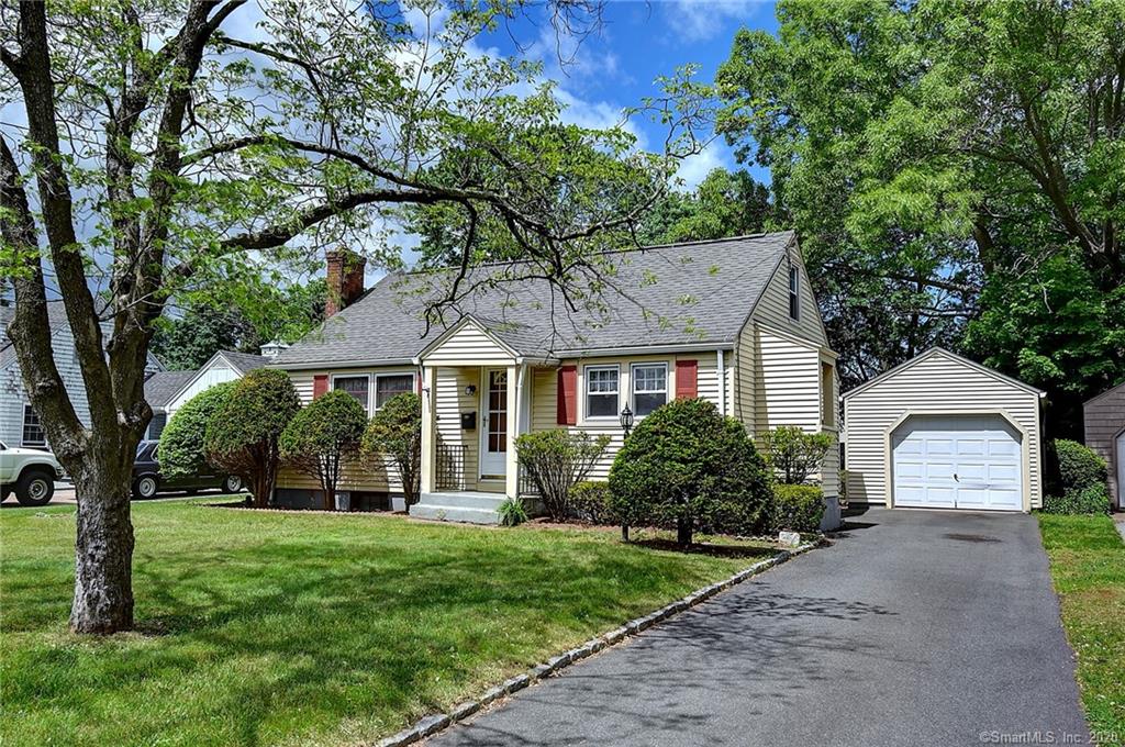 8 Jewell Avenue Cromwell CT 06416