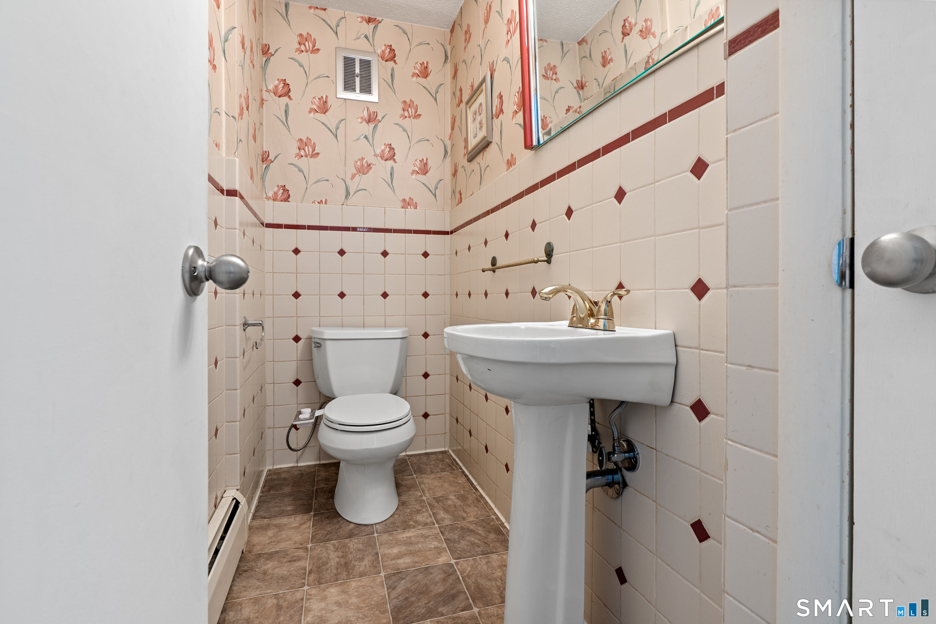 107 Round Hill Road Wethersfield CT 06109
