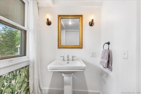 45 Main Street Essex CT 06409