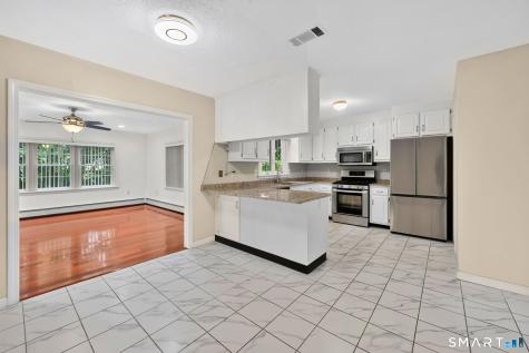 12 Diggins Court South Windsor CT 06074