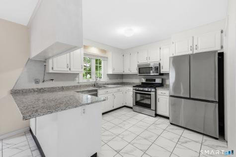 12 Diggins Court South Windsor CT 06074