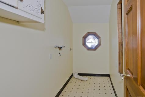 29 Privilege Road Bloomfield CT 06002