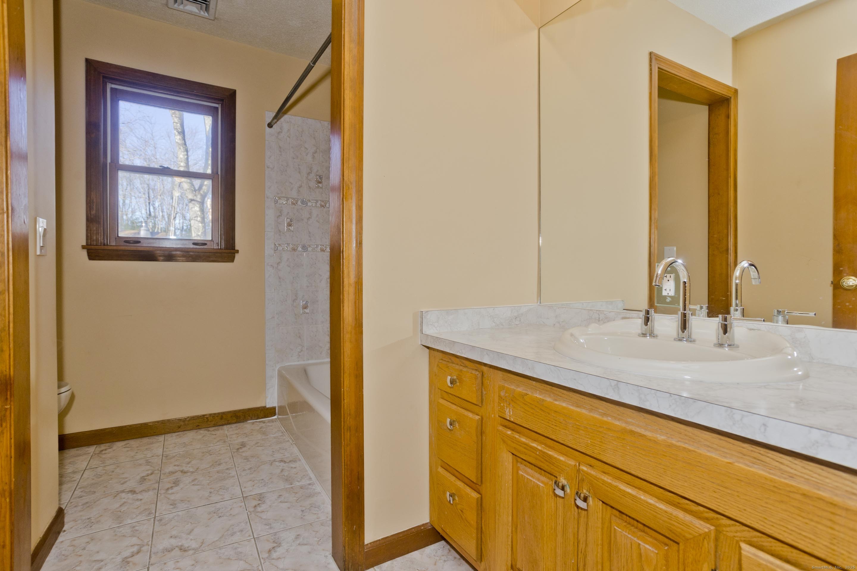 29 Privilege Road Bloomfield CT 06002