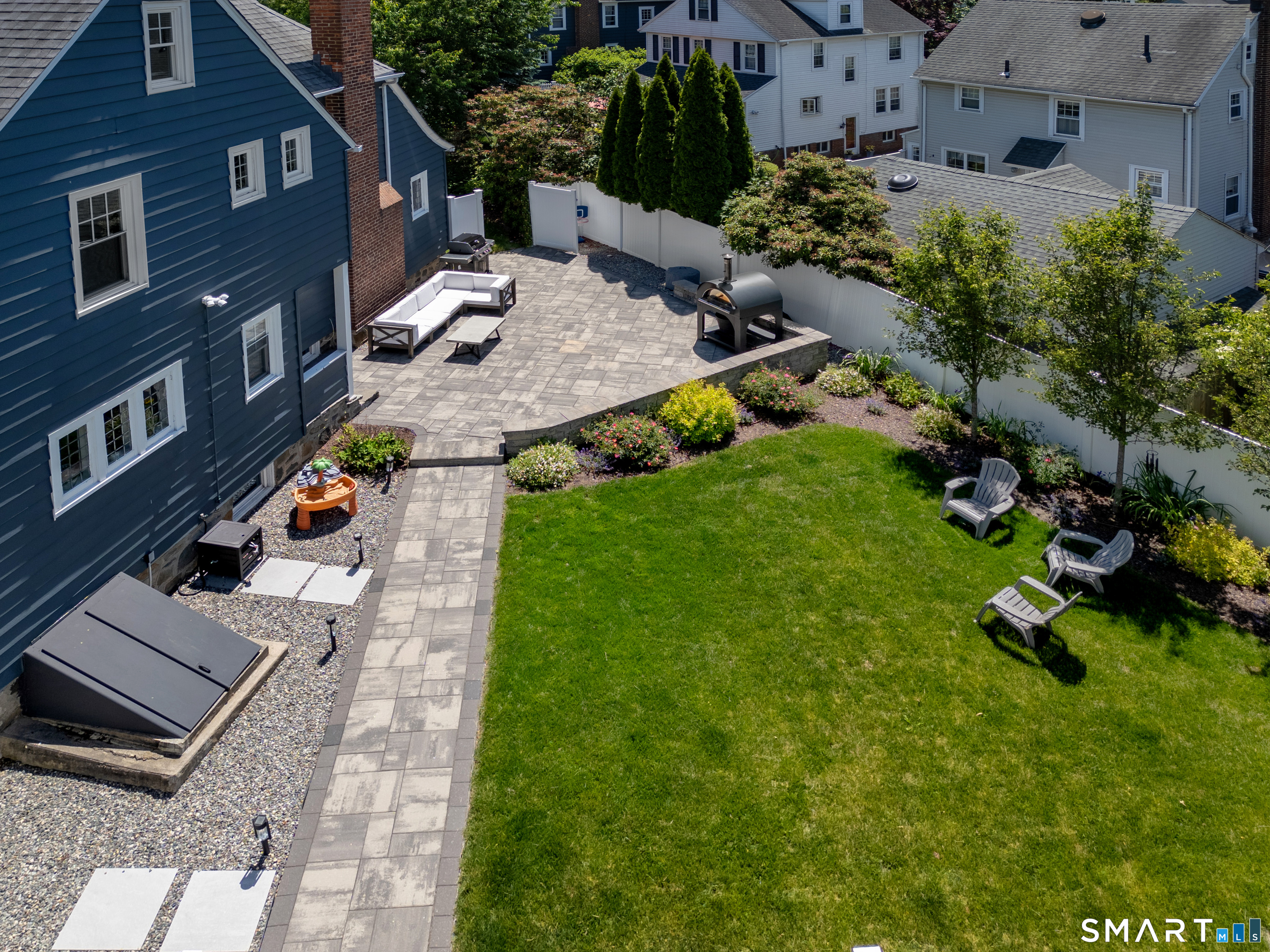 180 Rockland Road Fairfield CT 06825