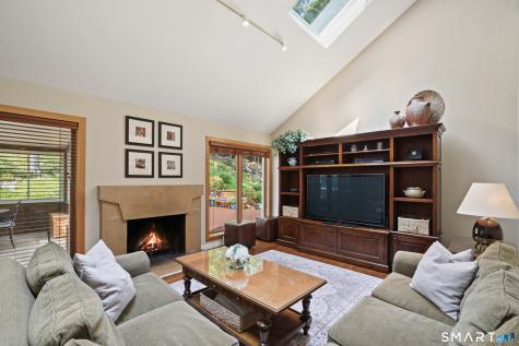 70 Chestnut Hill Lane Stamford CT 06903