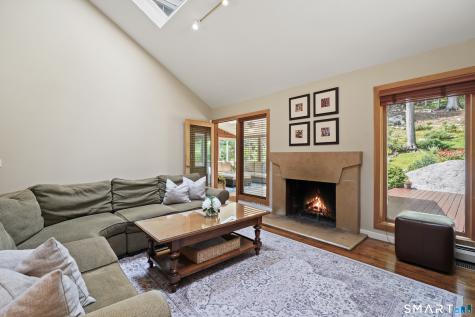 70 Chestnut Hill Lane Stamford CT 06903