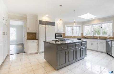 3 Crescent Lane Trumbull CT 06611