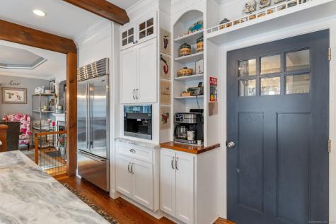 4 Abbey Lane Newtown CT 06470