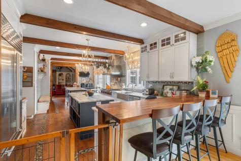 4 Abbey Lane Newtown CT 06470