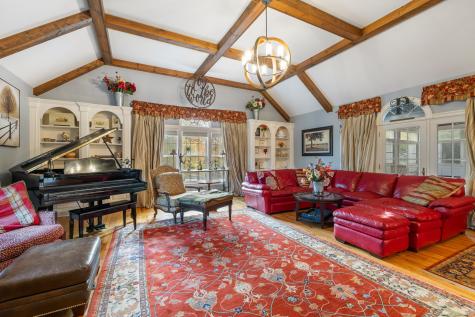 4 Abbey Lane Newtown CT 06470