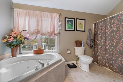 4 Abbey Lane Newtown CT 06470