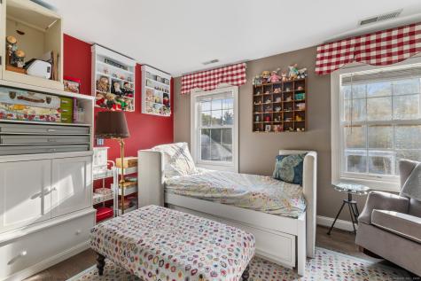 4 Abbey Lane Newtown CT 06470