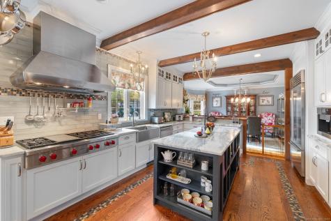 4 Abbey Lane Newtown CT 06470