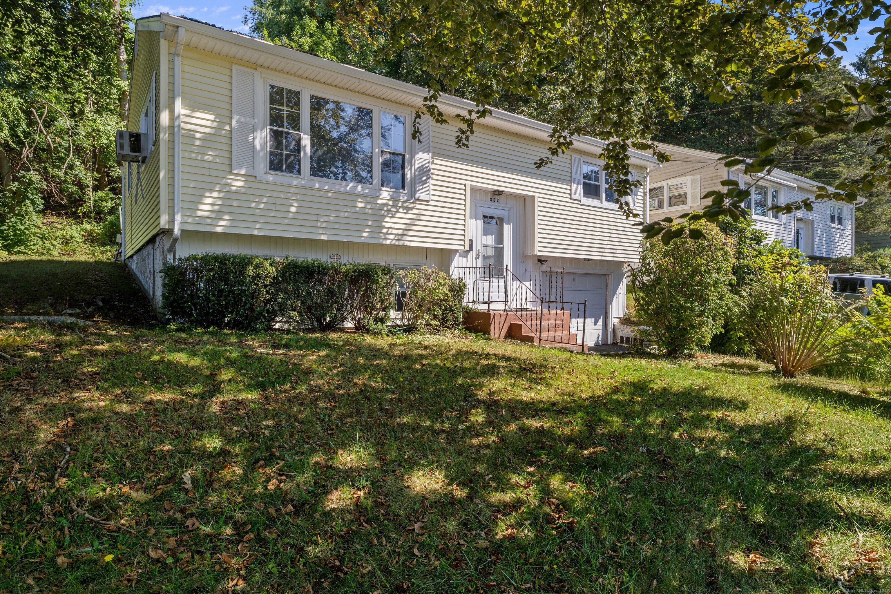 327 Bayonet Street New London CT 06320