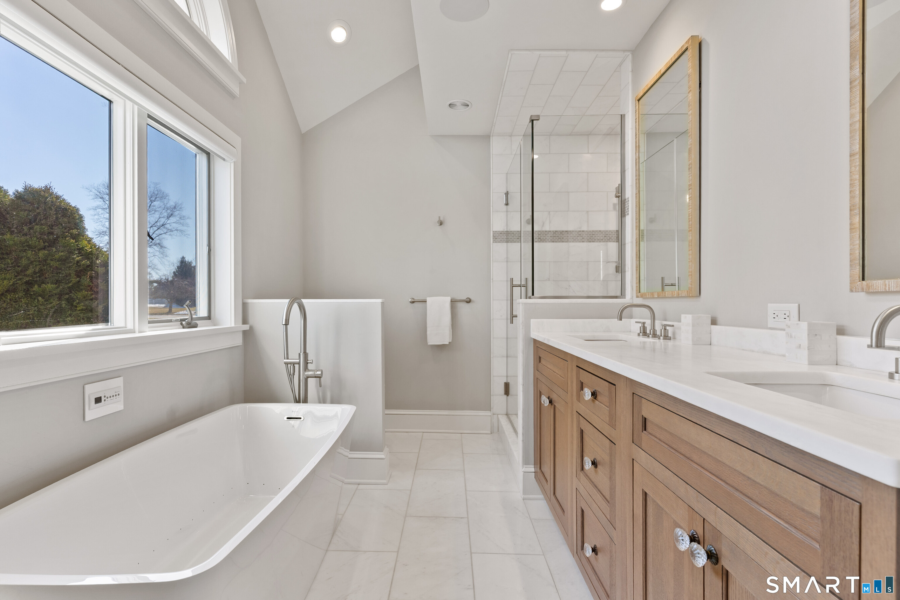 15 Linden Shores Branford CT 06405