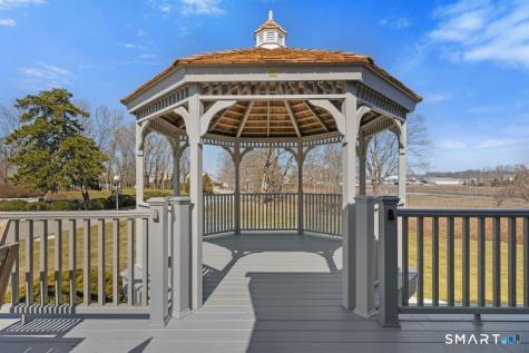 15 Linden Shores Branford CT 06405