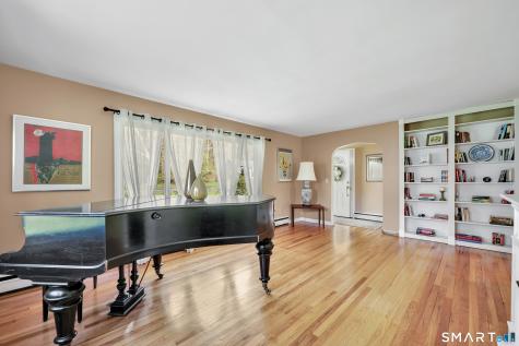 960 Peck Lane Cheshire CT 06410