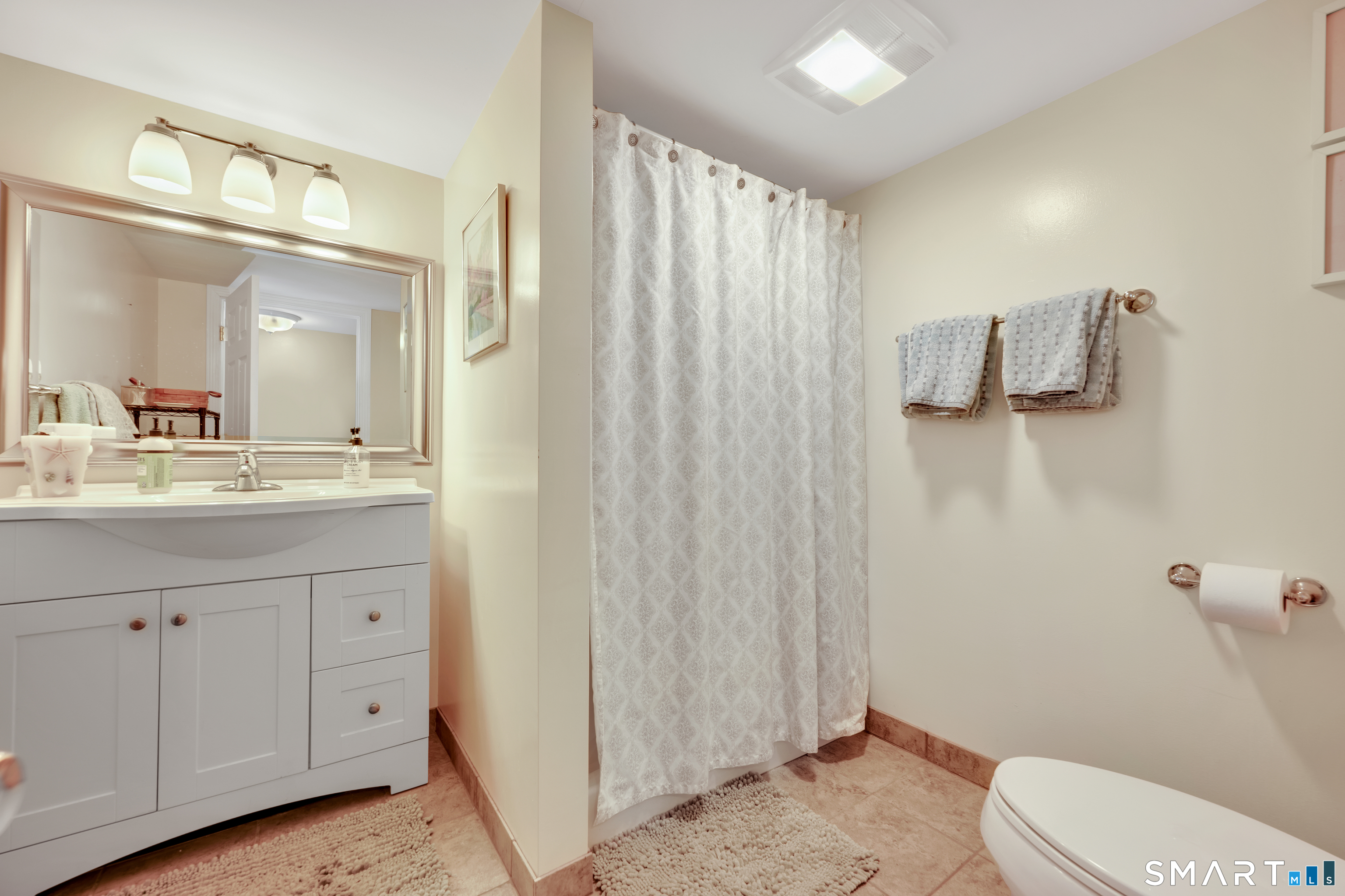 960 Peck Lane Cheshire CT 06410