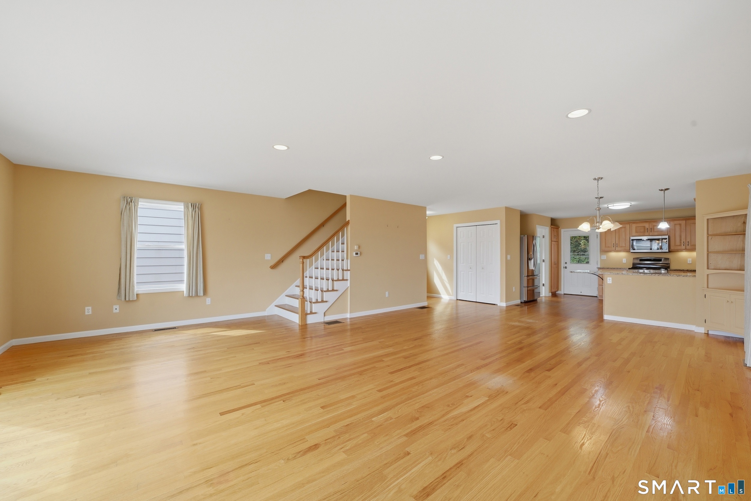 64 Hawthorne Street West Haven CT 06516
